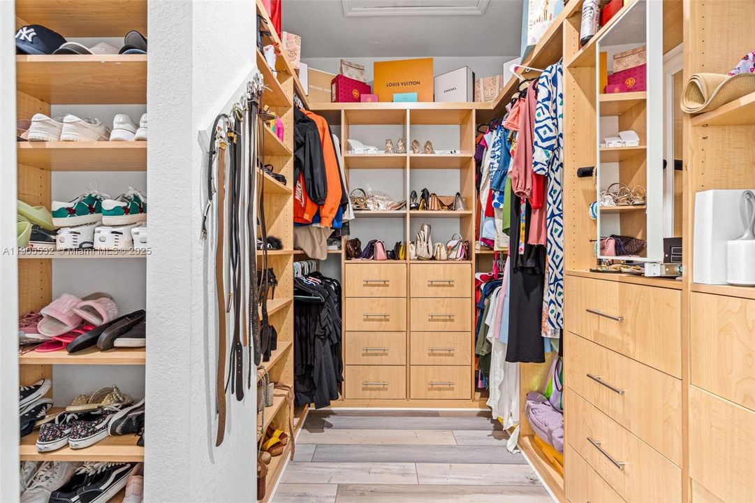 待售: $670,000 (3 贝兹, 3 浴室, 2008 平方英尺)