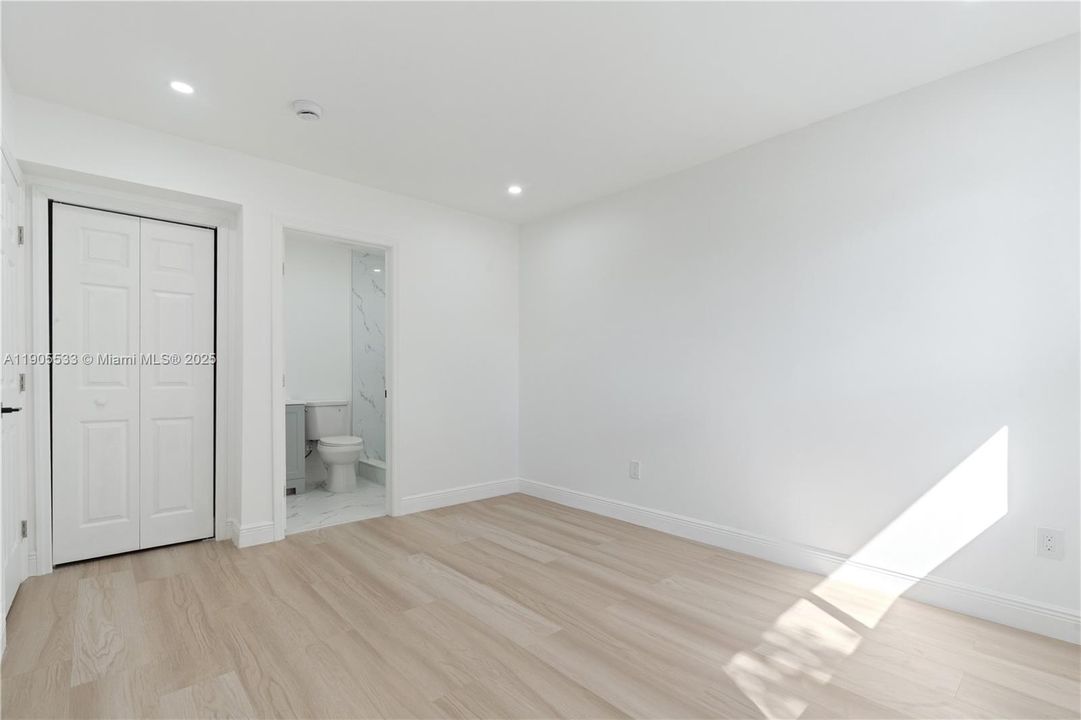 For Sale: $529,999 (4 beds, 3 baths, 1653 Square Feet)