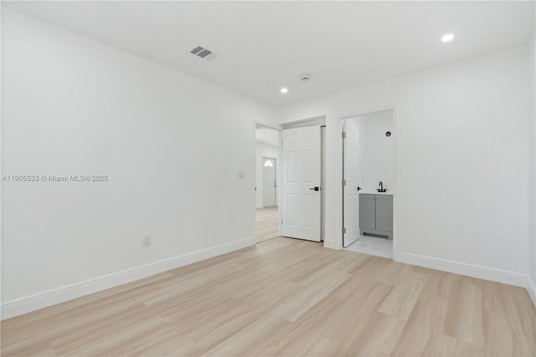 For Sale: $529,999 (4 beds, 3 baths, 1653 Square Feet)