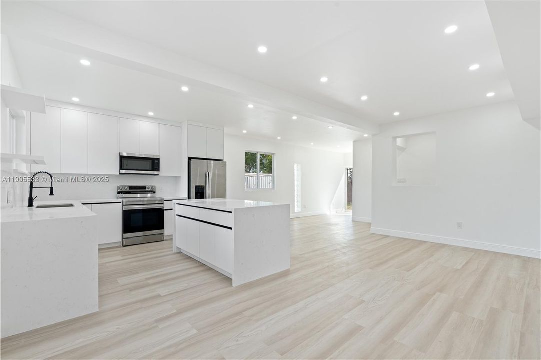 For Sale: $529,999 (4 beds, 3 baths, 1653 Square Feet)