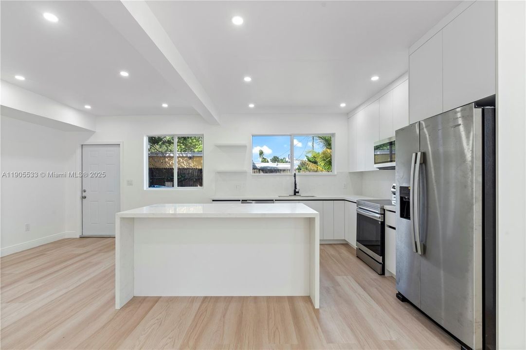 For Sale: $529,999 (4 beds, 3 baths, 1653 Square Feet)