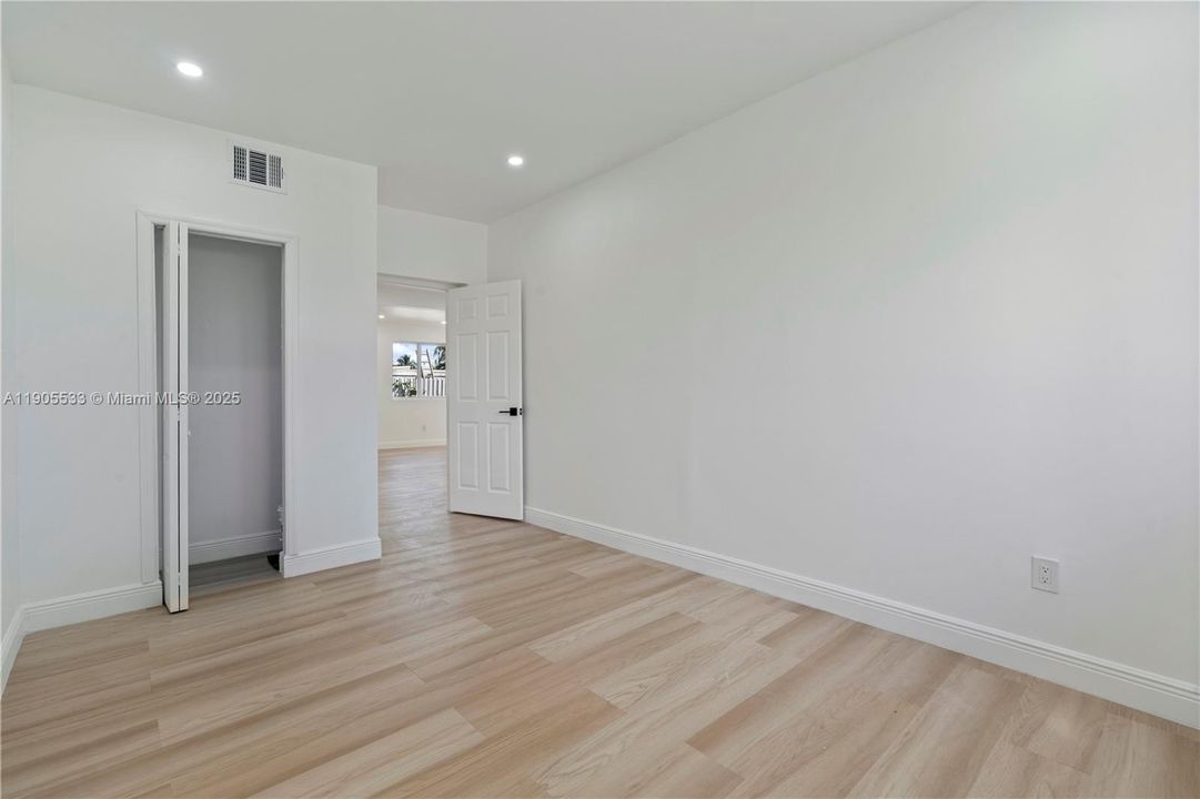 For Sale: $529,999 (4 beds, 3 baths, 1653 Square Feet)