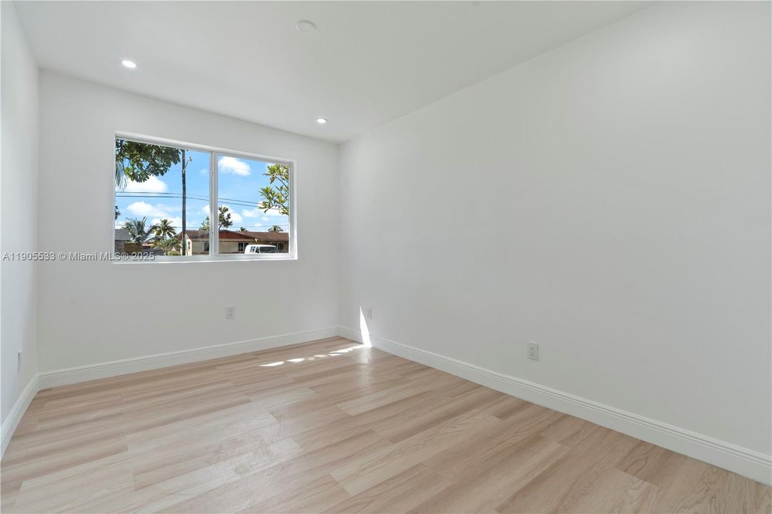 For Sale: $529,999 (4 beds, 3 baths, 1653 Square Feet)