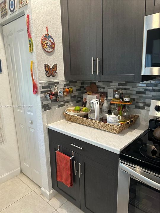 待售: $450,000 (3 贝兹, 2 浴室, 1827 平方英尺)