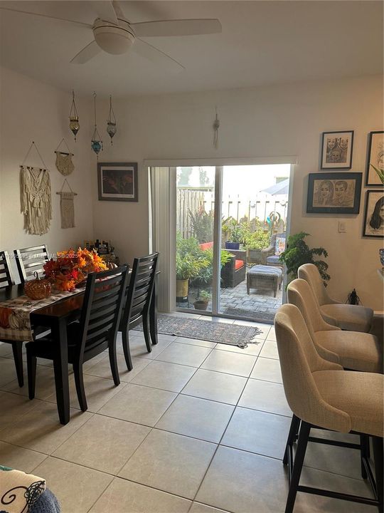 待售: $450,000 (3 贝兹, 2 浴室, 1827 平方英尺)