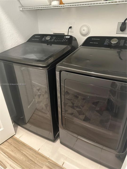 待售: $450,000 (3 贝兹, 2 浴室, 1827 平方英尺)