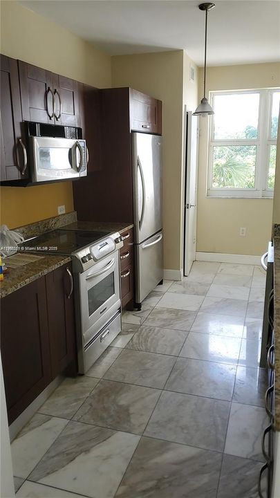 En Venta: $340,000 (1 camas, 1 baños, 919 Pies cuadrados)