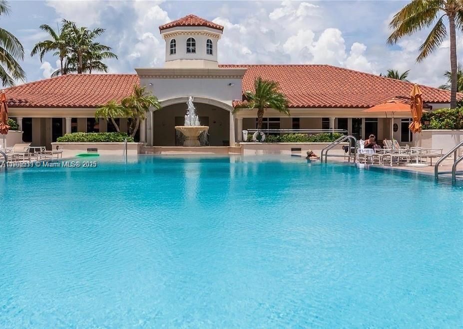 En Venta: $340,000 (1 camas, 1 baños, 919 Pies cuadrados)