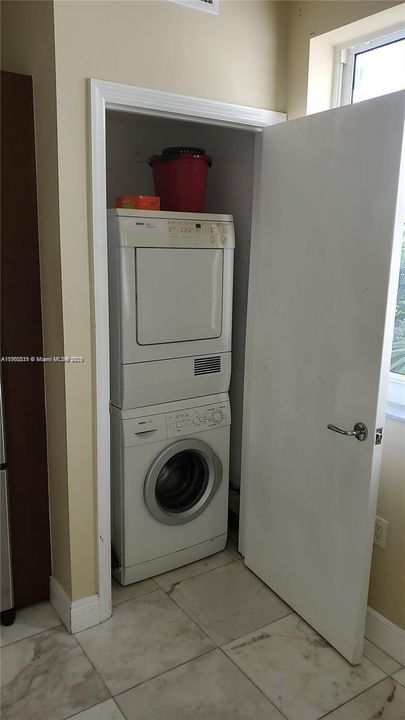 En Venta: $340,000 (1 camas, 1 baños, 919 Pies cuadrados)