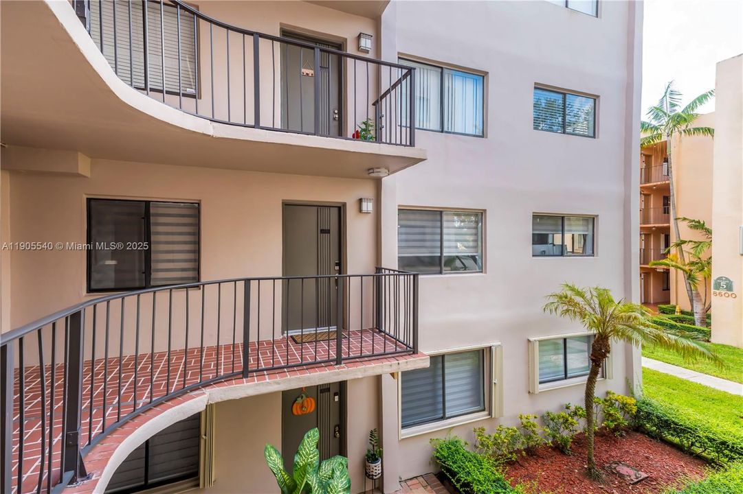 合同活跃: $280,000 (3 贝兹, 2 浴室, 1040 平方英尺)