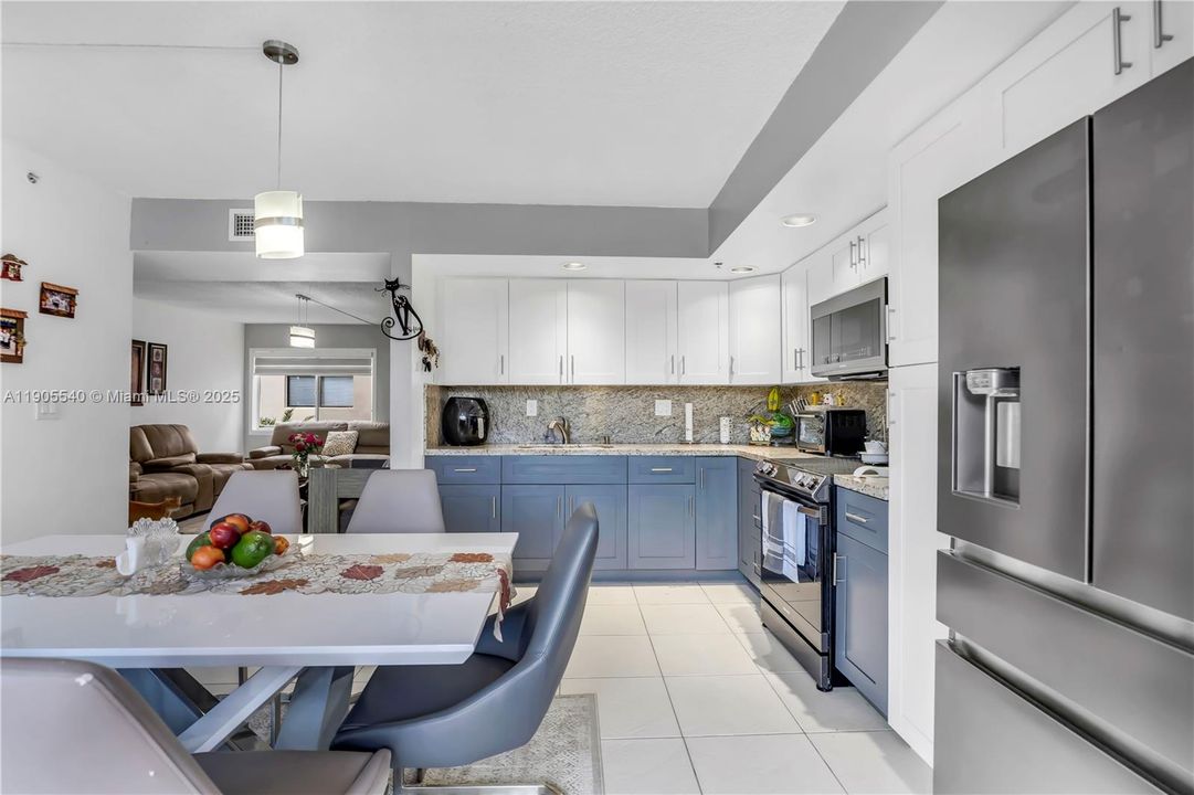 合同活跃: $280,000 (3 贝兹, 2 浴室, 1040 平方英尺)