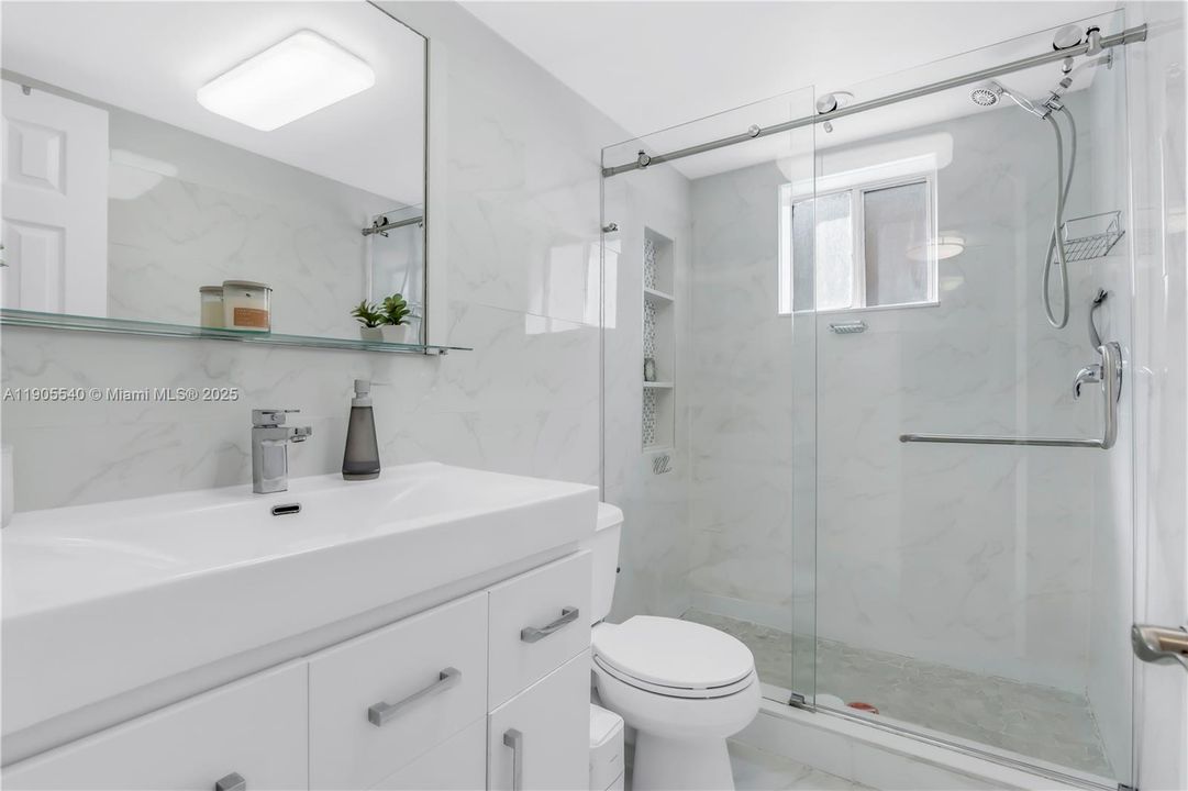 合同活跃: $280,000 (3 贝兹, 2 浴室, 1040 平方英尺)