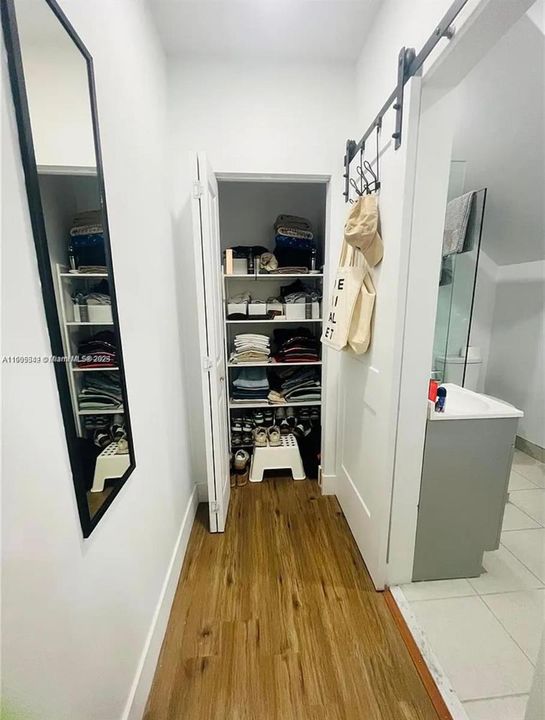 Recently Rented: $1,550 (0 beds, 1 baths, 450 Square Feet)