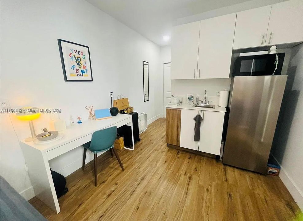 Recently Rented: $1,550 (0 beds, 1 baths, 450 Square Feet)