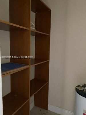 Active With Contract: $1,800 (1 beds, 1 baths, 709 Square Feet)