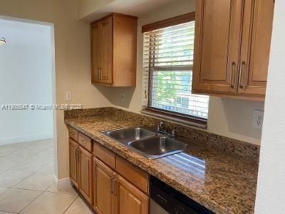Active With Contract: $1,800 (1 beds, 1 baths, 709 Square Feet)