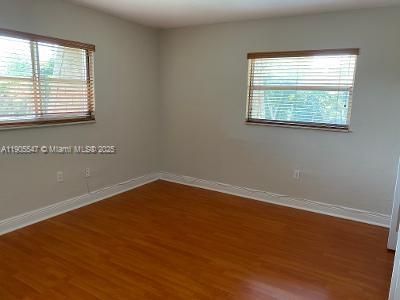 Active With Contract: $1,800 (1 beds, 1 baths, 709 Square Feet)