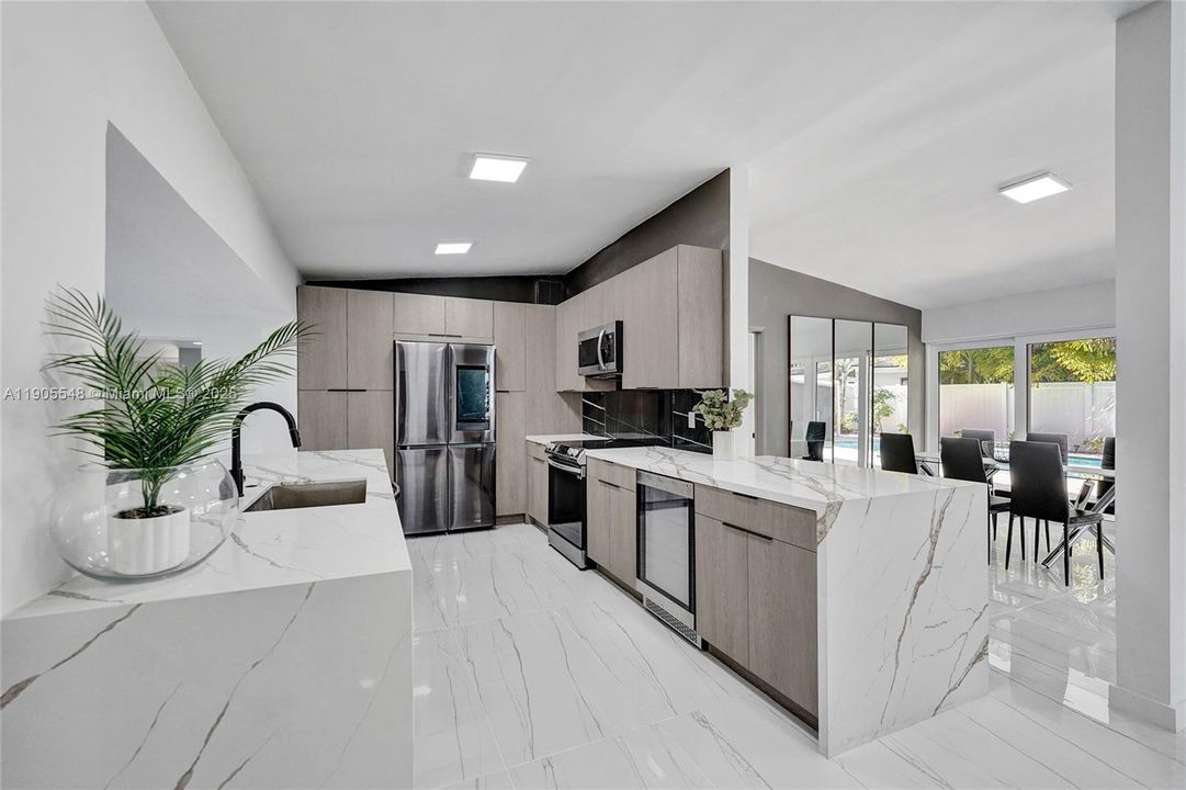 En Venta: $1,899,000 (4 camas, 3 baños, 2194 Pies cuadrados)