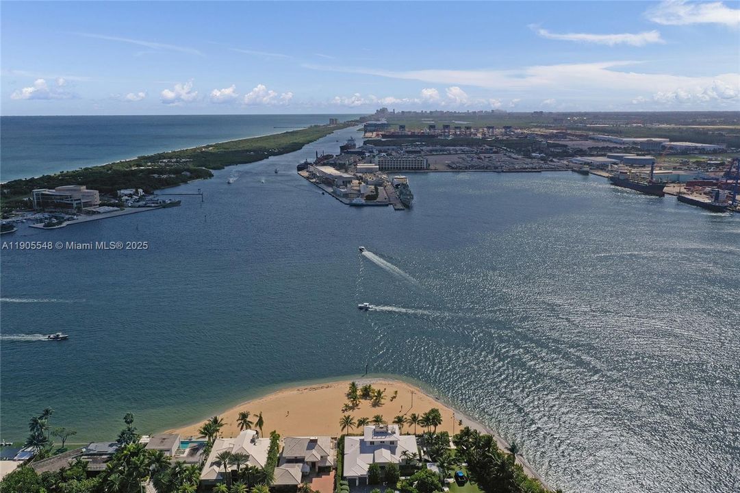 En Venta: $1,899,000 (4 camas, 3 baños, 2194 Pies cuadrados)