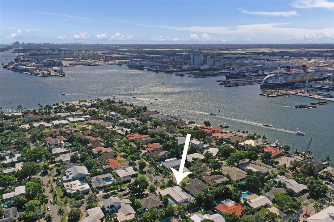 En Venta: $1,899,000 (4 camas, 3 baños, 2194 Pies cuadrados)