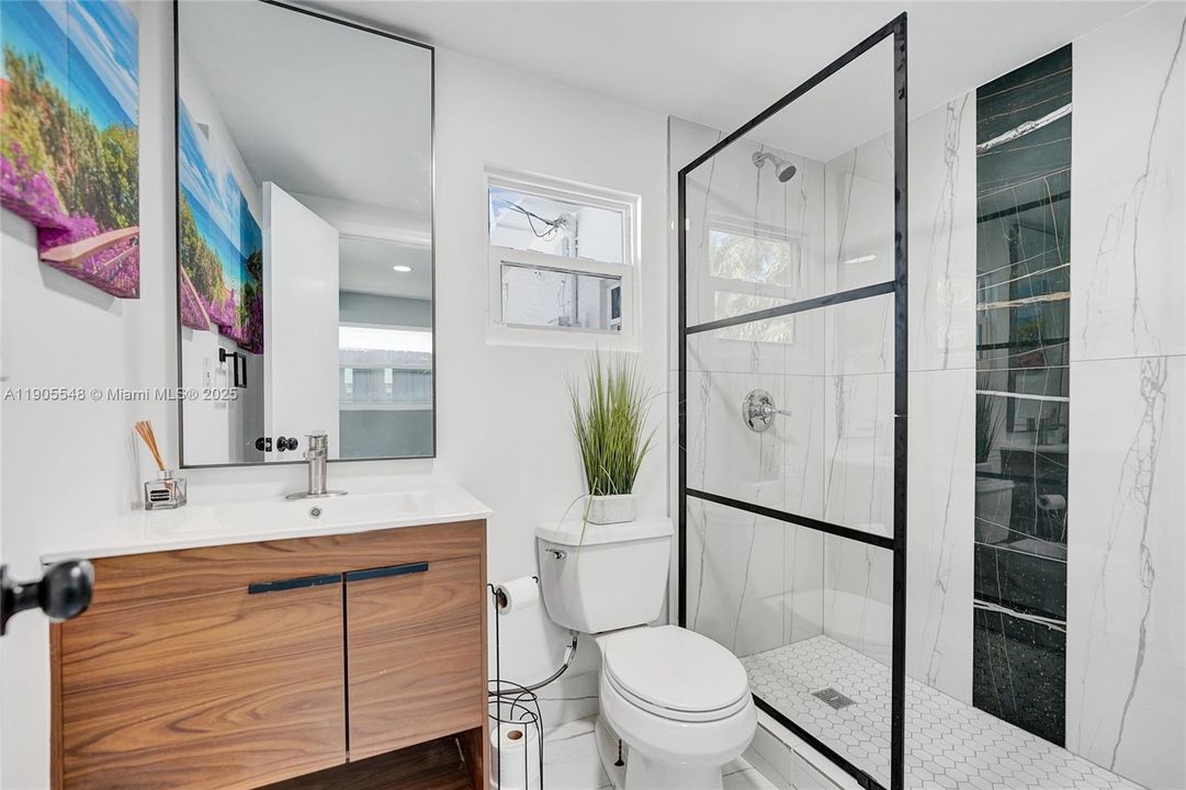 En Venta: $1,899,000 (4 camas, 3 baños, 2194 Pies cuadrados)