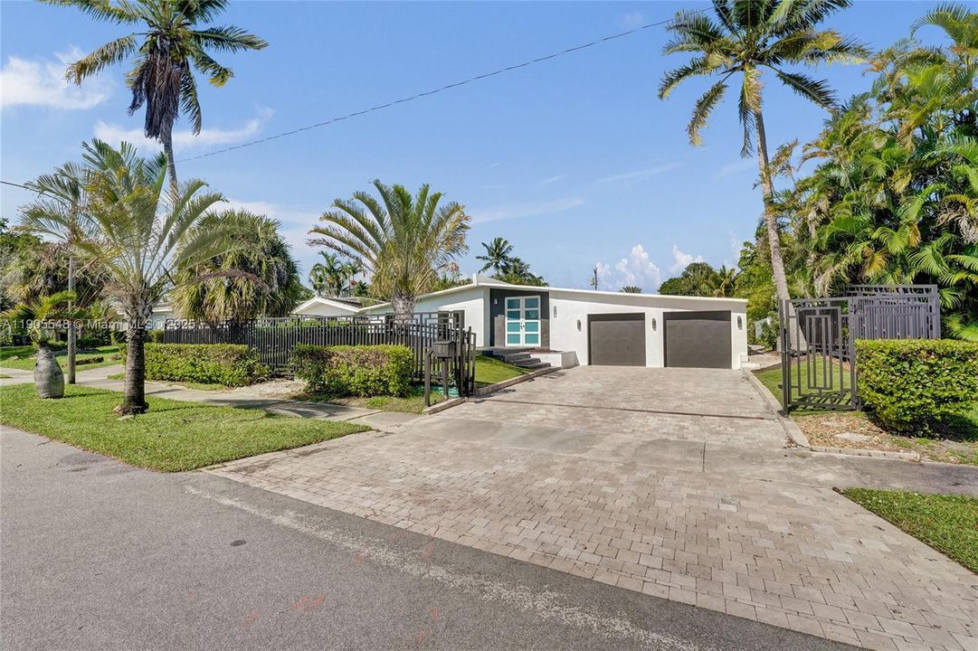 En Venta: $1,899,000 (4 camas, 3 baños, 2194 Pies cuadrados)