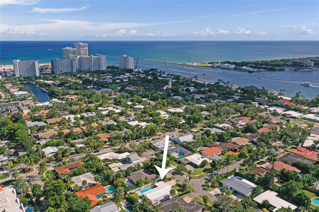 En Venta: $1,899,000 (4 camas, 3 baños, 2194 Pies cuadrados)