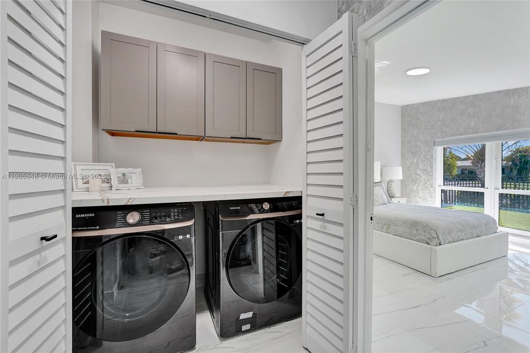 En Venta: $1,899,000 (4 camas, 3 baños, 2194 Pies cuadrados)