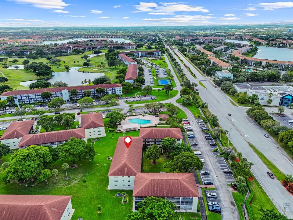 Active With Contract: $1,490 (1 beds, 1 baths, 811 Square Feet)