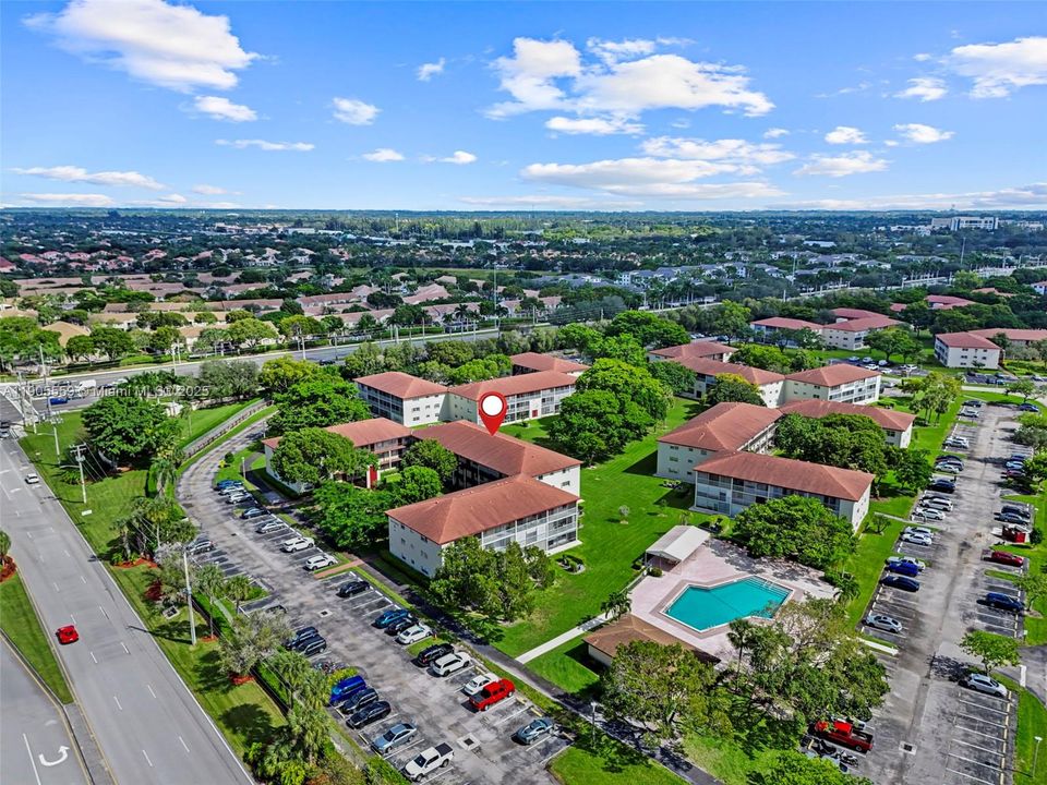 Active With Contract: $1,490 (1 beds, 1 baths, 811 Square Feet)