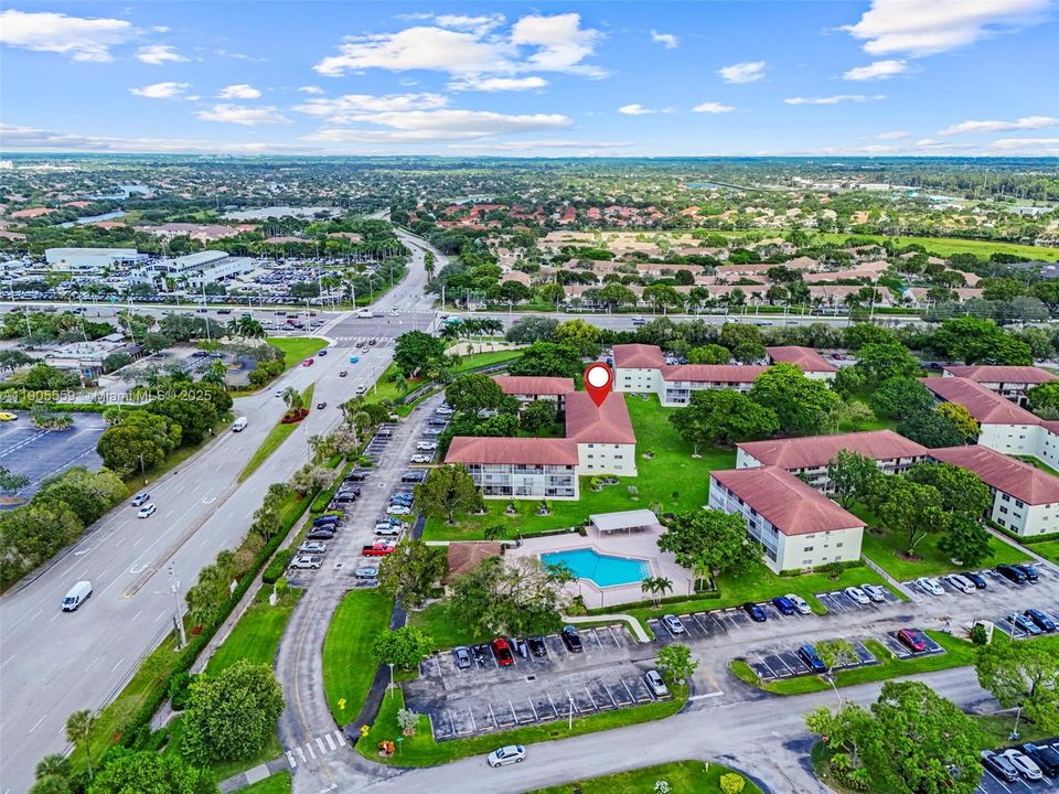 Active With Contract: $1,490 (1 beds, 1 baths, 811 Square Feet)