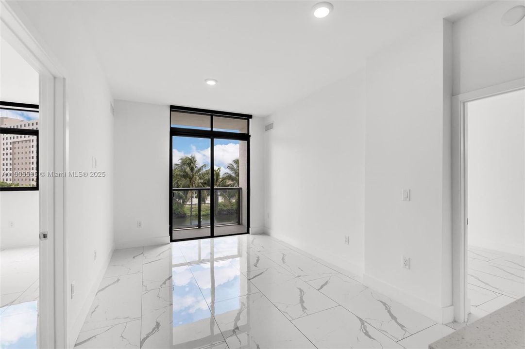 For Rent: $3,250 (3 beds, 3 baths, 1128 Square Feet)