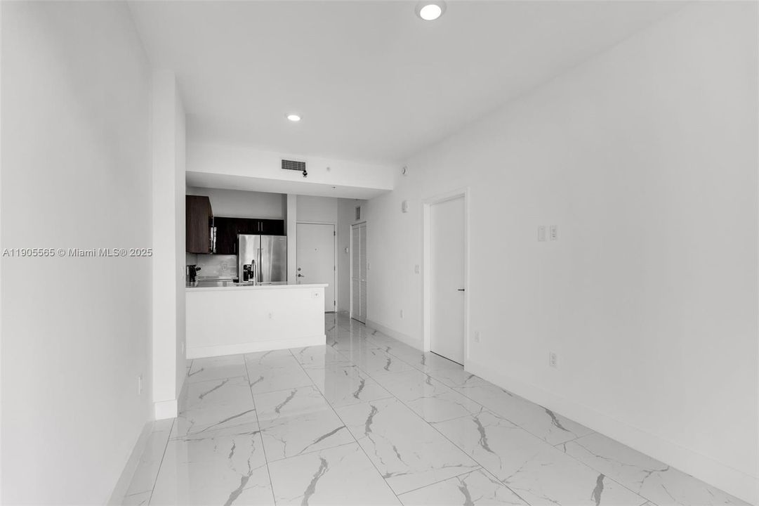 For Rent: $3,250 (3 beds, 3 baths, 1128 Square Feet)