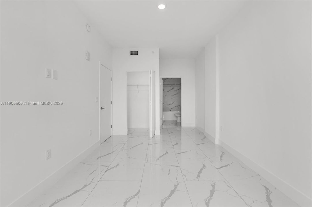 For Rent: $3,250 (3 beds, 3 baths, 1128 Square Feet)