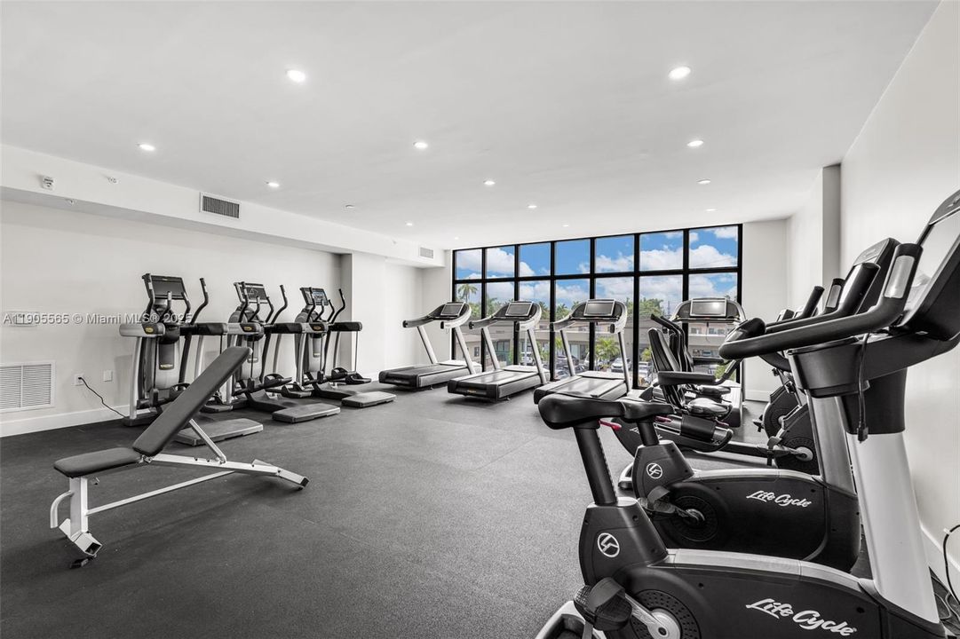 For Rent: $3,250 (3 beds, 3 baths, 1128 Square Feet)