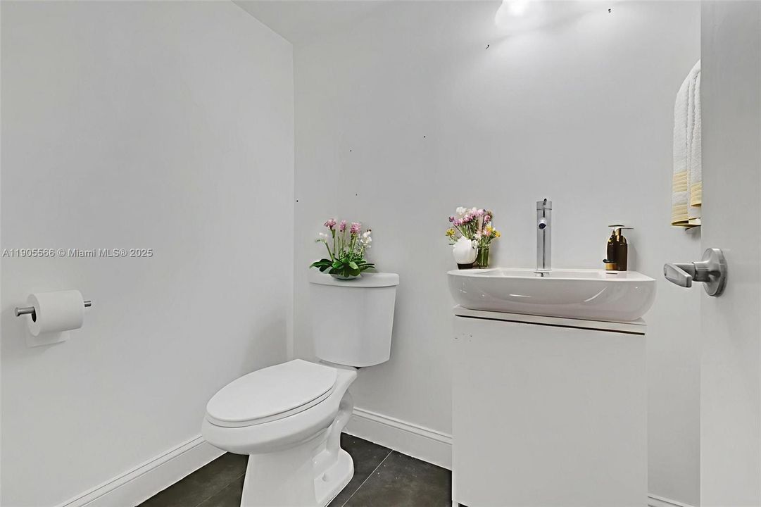 For Sale: $360,000 (3 beds, 2 baths, 1540 Square Feet)