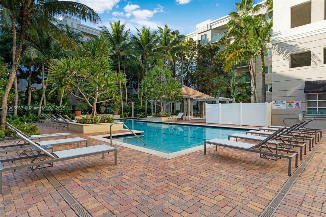 Active With Contract: $3,200 (3 beds, 2 baths, 1164 Square Feet)