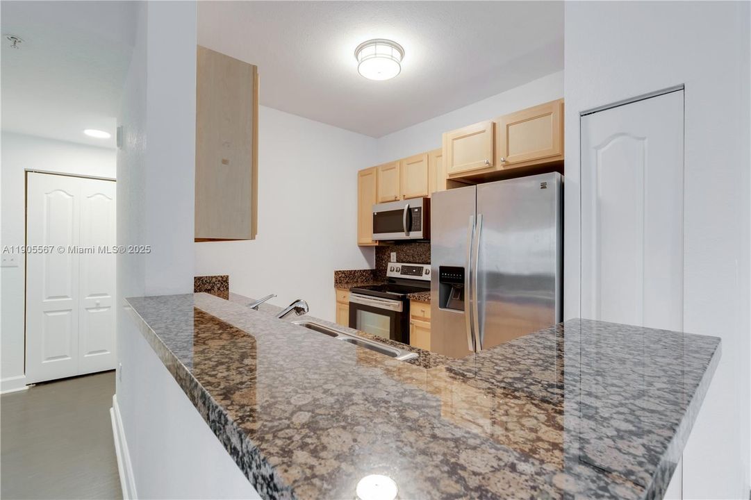 Active With Contract: $3,200 (3 beds, 2 baths, 1164 Square Feet)