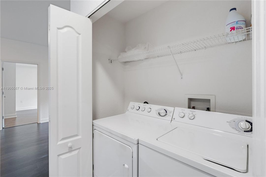 Active With Contract: $3,200 (3 beds, 2 baths, 1164 Square Feet)