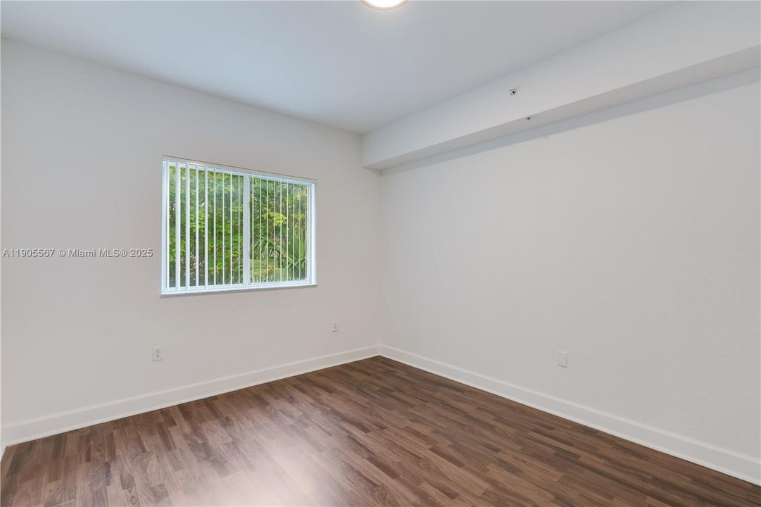 Active With Contract: $3,200 (3 beds, 2 baths, 1164 Square Feet)