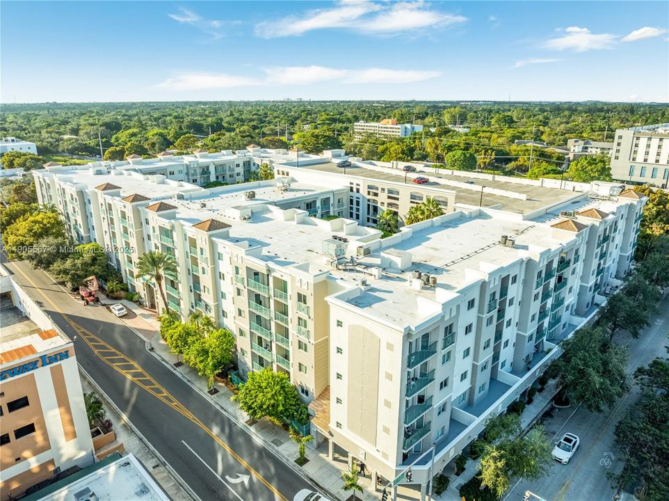 Active With Contract: $3,200 (3 beds, 2 baths, 1164 Square Feet)