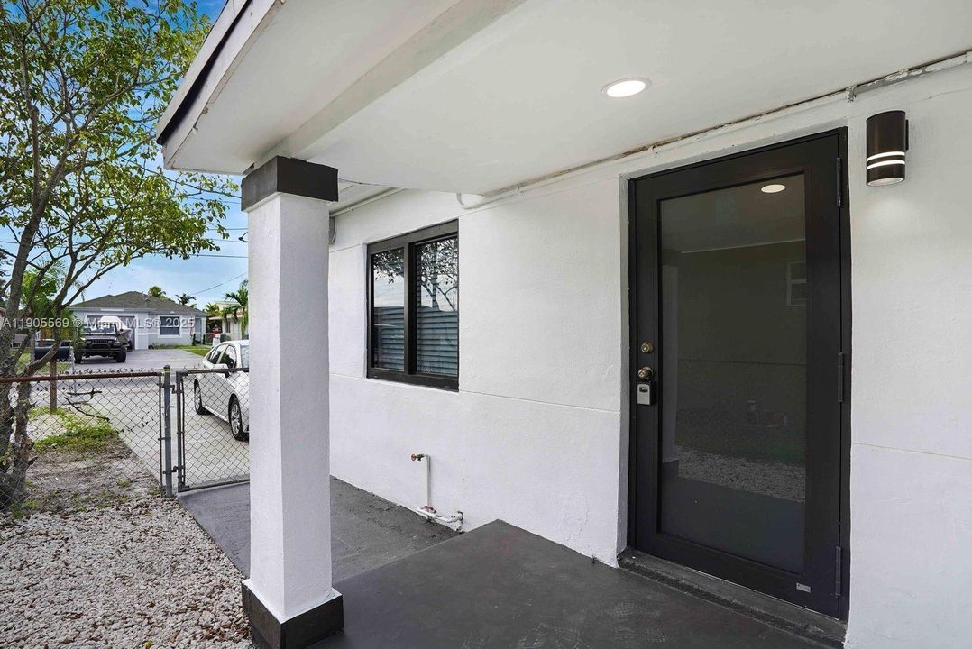 出租: $1,875 (2 贝兹, 1 浴室, 0 平方英尺)