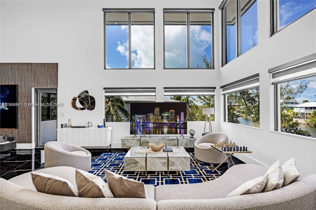 For Rent: $22,000 (5 beds, 5 baths, 3868 Square Feet)