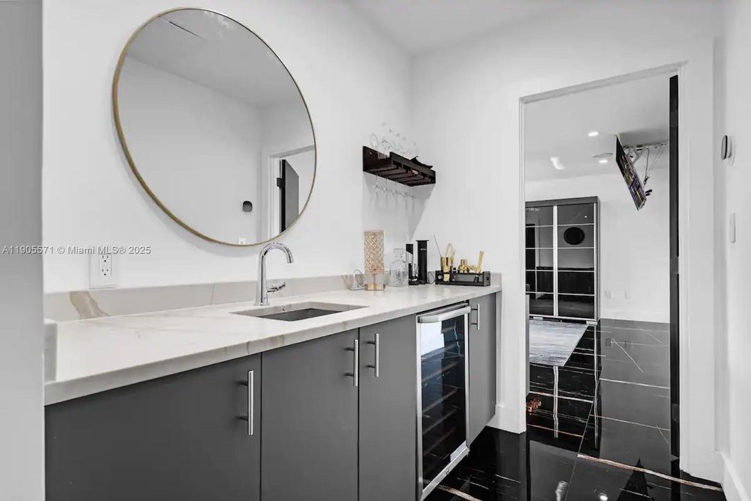 For Rent: $22,000 (5 beds, 5 baths, 3868 Square Feet)