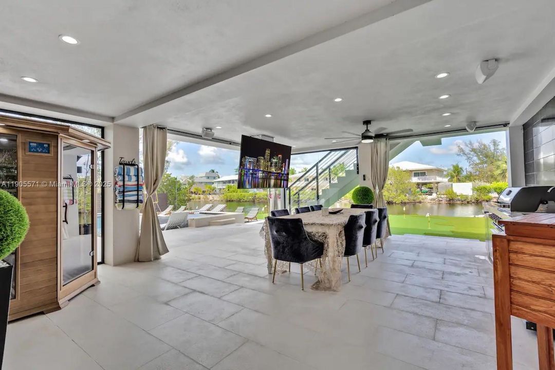 For Rent: $22,000 (5 beds, 5 baths, 3868 Square Feet)