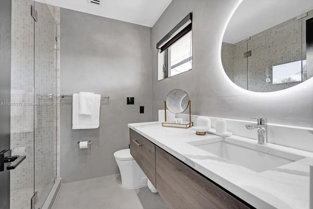 For Rent: $22,000 (5 beds, 5 baths, 3868 Square Feet)