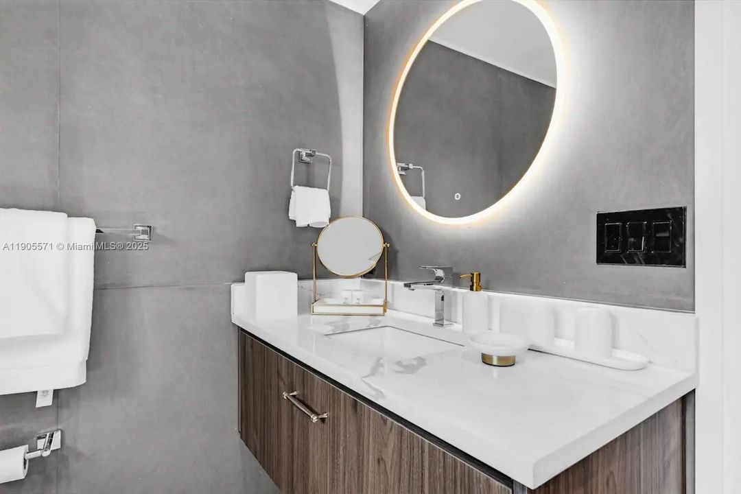 For Rent: $22,000 (5 beds, 5 baths, 3868 Square Feet)