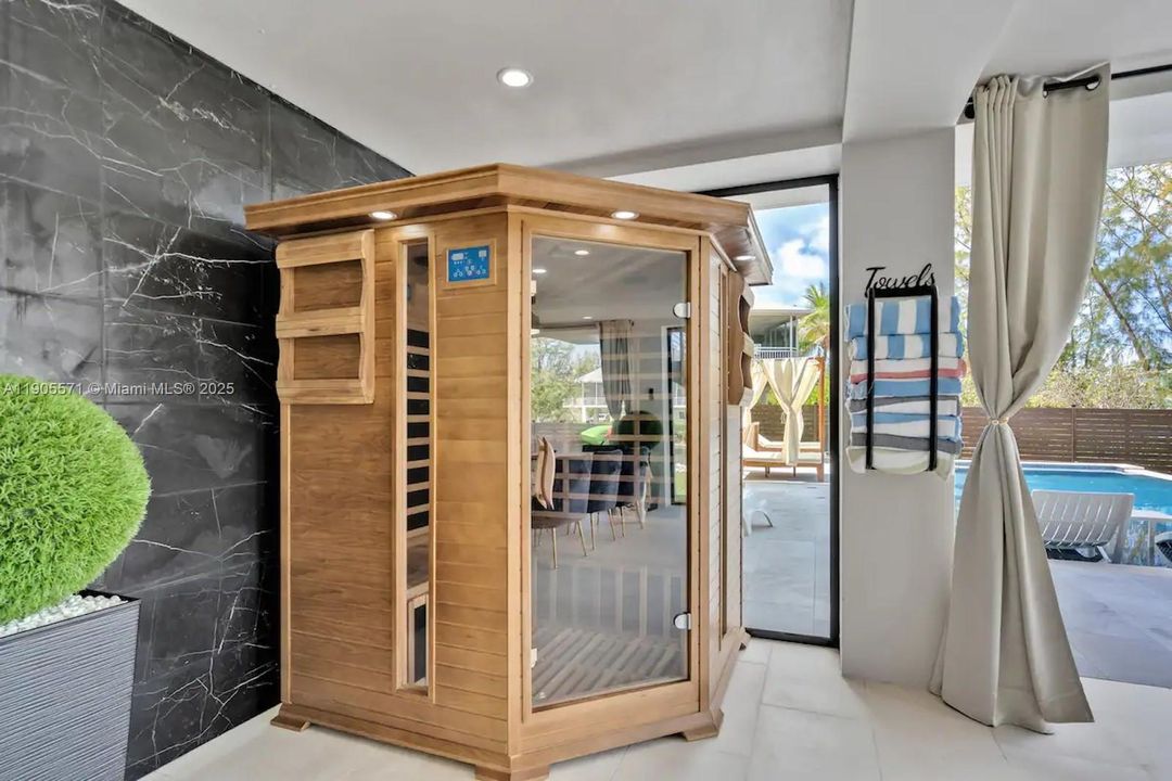 For Rent: $22,000 (5 beds, 5 baths, 3868 Square Feet)