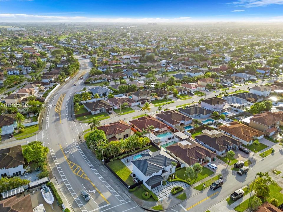 For Sale: $875,000 (5 beds, 3 baths, 2537 Square Feet)