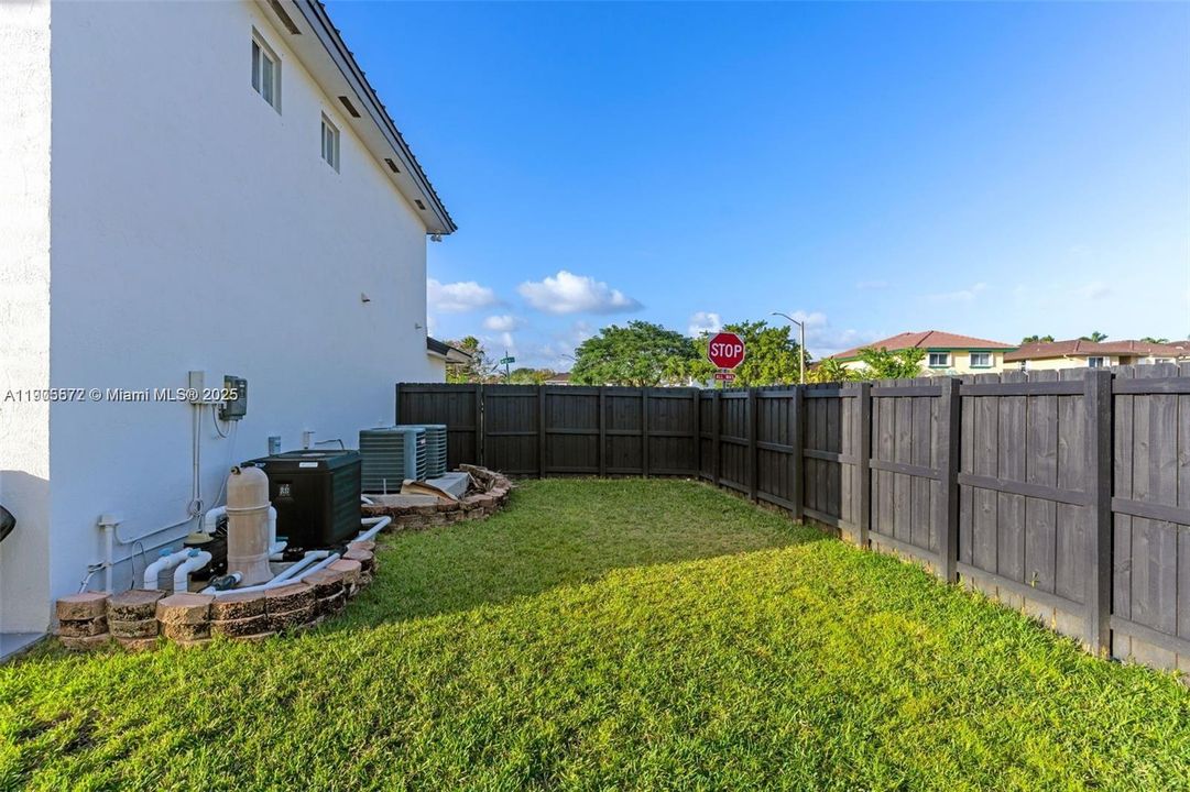 For Sale: $875,000 (5 beds, 3 baths, 2537 Square Feet)